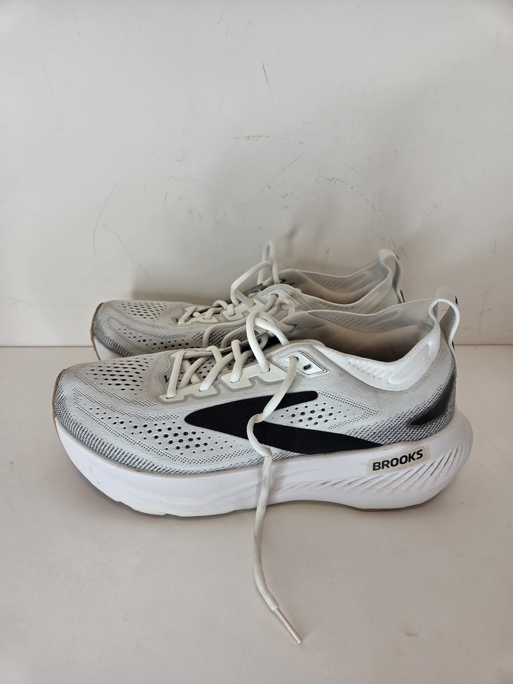 Brooks Glycerin 23 (2026) Shoe White Black Bisc Womens 10 D Wide 120465-1D-192